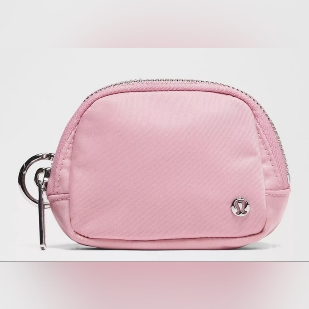 Lululemon NWT Evrywhere Belt Bag Nano.